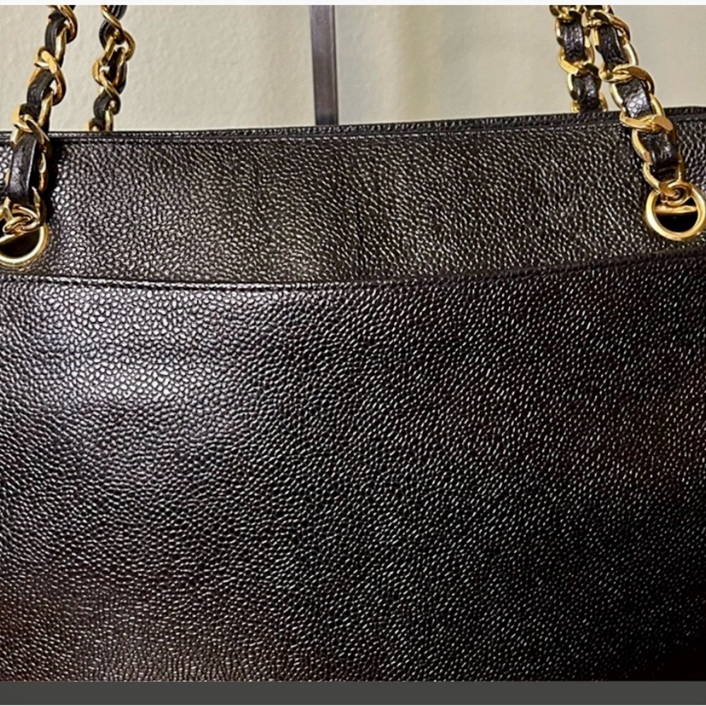 💜Chanel caviar leather shoulder bag🖤Has COA from PoshMark - Picture 6 of 9